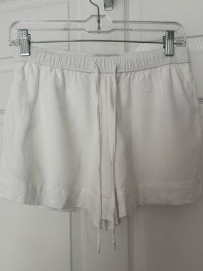 Abercrombie High Rise Pull-On Short
